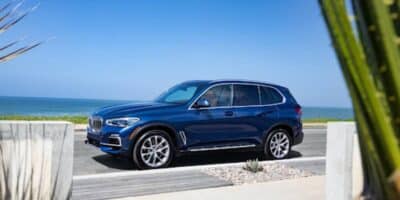 bmw x5 showcasing features that lead readers to compare the bmw x5 vs x7.